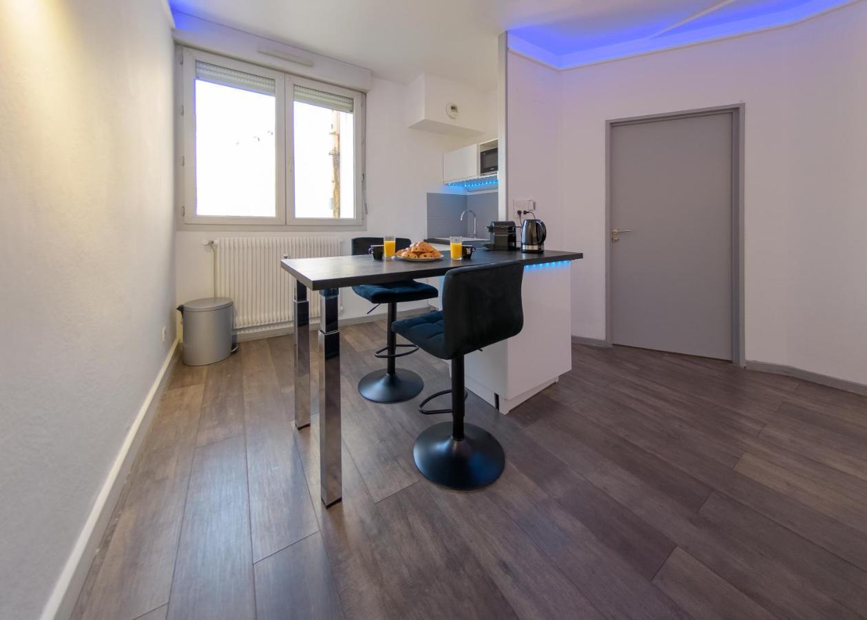 Appart'Hotel De La Gare - Cocooning Montbéliard Dış mekan fotoğraf